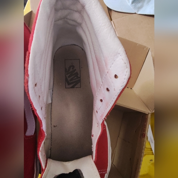 Vans Bold Red High-Top Sneakers. 7 Men. 8.5 Women. - Picture 12 of 13